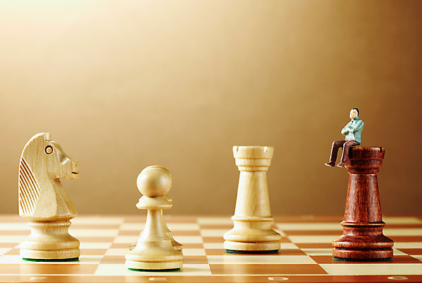 포토 JPG 스튜디오촬영 인형 생활용품 놀이 실내 사람없음 놀이용품 여러개 경쟁 미니어처 게임 말_게임 체스말 체스 체스판 사람인형 국내포토 다수 컨셉 내부 모형 오브젝트 파일형식