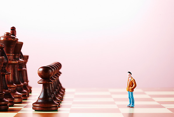 포토 JPG 스튜디오촬영 인형 생활용품 놀이 실내 사람없음 놀이용품 여러개 경쟁 미니어처 게임 말_게임 체스말 체스 체스판 사람인형 국내포토 다수 컨셉 내부 모형 오브젝트 파일형식