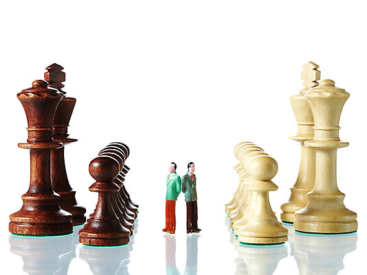 포토 JPG 스튜디오촬영 인형 생활용품 놀이 실내 누끼 사람없음 반사 놀이용품 여러개 경쟁 미니어처 게임 말_게임 체스말 체스 사람인형 국내포토 다수 컨셉 내부 모형 오브젝트 파일형식