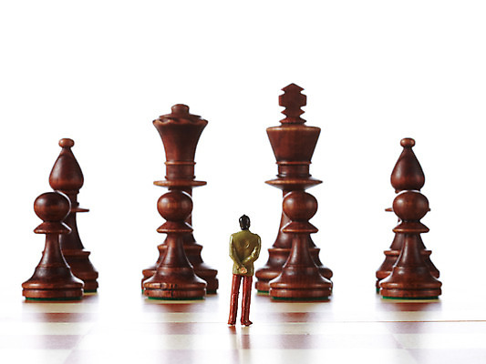 포토 JPG 스튜디오촬영 인형 생활용품 놀이 실내 누끼 사람없음 놀이용품 여러개 경쟁 미니어처 게임 말_게임 체스말 체스 체스판 사람인형 국내포토 다수 컨셉 내부 모형 오브젝트 파일형식