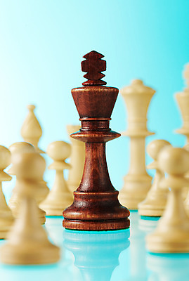 포토 JPG 스튜디오촬영 생활용품 놀이 실내 사람없음 반사 놀이용품 여러개 경쟁 게임 말_게임 체스말 체스 국내포토 다수 컨셉 내부 오브젝트 파일형식