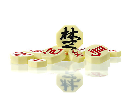 포토 JPG 스튜디오촬영 생활용품 놀이 실내 누끼 사람없음 반사 놀이용품 여러개 경쟁 게임 장기알 장기짝 국내포토 장기놀이 다수 컨셉 내부 오브젝트 파일형식