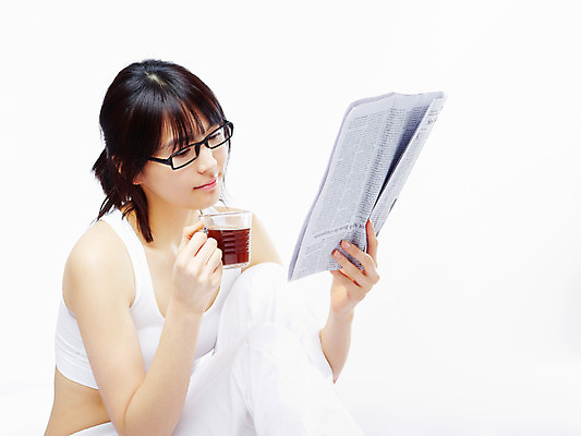 포토 JPG 스튜디오촬영 라이프스타일 웰빙 여자 여유 커피 휴식 잔 실내 한명 사람 동양인 상반신 20대 성인 취미 라이프 옆모습 컵 뷰티 한국인 신문 여자만 여자한명만 성인여자만 청년만 청년여자만 성인한명만 청년여자한명만 성인여자한명만 성인만 국내포토 1 식기 감정 음료 뷰포인트 컨셉 인종 청년 내부 생활 간행물 뉴스 파일형식