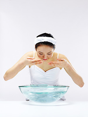 포토 JPG 스튜디오촬영 라이프스타일 웰빙 여자 실내 한명 사람 동양인 상반신 20대 성인 라이프 앞모습 물 뷰티 청결 한국인 세수 여자만 여자한명만 성인여자만 청년만 청년여자만 성인한명만 청년여자한명만 성인여자한명만 성인만 국내포토 자연요소 1 뷰포인트 인종 청년 내부 생활 위생 파일형식