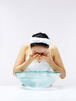 포토 JPG 스튜디오촬영 라이프스타일 웰빙 여자 실내 한명 사람 동양인 상반신 20대 성인 라이프 앞모습 물 뷰티 청결 한국인 세수 여자만 여자한명만 성인여자만 청년만 청년여자만 성인한명만 청년여자한명만 성인여자한명만 성인만 국내포토 자연요소 1 뷰포인트 인종 청년 내부 생활 위생 파일형식