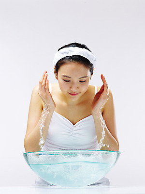 포토 JPG 스튜디오촬영 라이프스타일 웰빙 여자 실내 한명 사람 동양인 상반신 20대 성인 라이프 앞모습 물 뷰티 청결 한국인 세수 여자만 여자한명만 성인여자만 청년만 청년여자만 성인한명만 청년여자한명만 성인여자한명만 성인만 국내포토 자연요소 1 뷰포인트 인종 청년 내부 생활 위생 파일형식