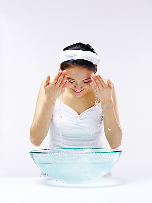 포토 JPG 스튜디오촬영 라이프스타일 웰빙 여자 실내 한명 미소 웃음 사람 동양인 상반신 20대 성인 라이프 앞모습 물 뷰티 청결 한국인 세수 여자만 여자한명만 성인여자만 청년만 청년여자만 성인한명만 청년여자한명만 성인여자한명만 성인만 국내포토 자연요소 1 뷰포인트 표정 인종 청년 내부 생활 위생 파일형식