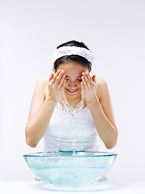 포토 JPG 스튜디오촬영 라이프스타일 웰빙 여자 실내 한명 미소 웃음 사람 동양인 상반신 20대 성인 라이프 앞모습 물 뷰티 청결 한국인 세수 여자만 여자한명만 성인여자만 청년만 청년여자만 성인한명만 청년여자한명만 성인여자한명만 성인만 국내포토 자연요소 1 뷰포인트 표정 인종 청년 내부 생활 위생 파일형식