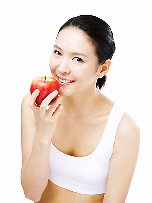 포토 JPG 스튜디오촬영 모델 라이프스타일 웰빙 여자 열매 음식 포즈 과일 실내 한명 미소 웃음 누끼 사람 동양인 상반신 20대 성인 라이프 앞모습 뷰티 한국인 사과 여자만 여자한명만 성인여자만 청년만 청년여자만 성인한명만 청년여자한명만 성인여자한명만 성인만 국내포토 식물 1 뷰포인트 표정 인종 청년 내부 생활 파일형식