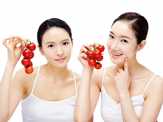 포토 JPG 스튜디오촬영 식물 모델 라이프스타일 웰빙 여자 열매 음식 포즈 토마토 채소 방울토마토 실내 미소 웃음 누끼 사람 동양인 상반신 20대 성인 두명 라이프 앞모습 뷰티 한국인 여자만 성인여자만 청년만 청년여자만 성인만 국내포토 뷰포인트 표정 인종 청년 내부 생활 파일형식