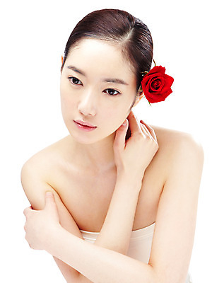 포토 JPG 스튜디오촬영 식물 모델 라이프스타일 웰빙 여자 꽃잎 꽃 포즈 실내 한명 누끼 사람 동양인 상반신 20대 성인 라이프 앞모습 뷰티 장미 한국인 여자만 여자한명만 성인여자만 청년만 청년여자만 성인한명만 청년여자한명만 성인여자한명만 성인만 국내포토 1 뷰포인트 인종 청년 내부 생활 파일형식