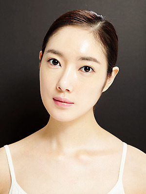 포토 JPG 스튜디오촬영 모델 라이프스타일 웰빙 여자 실내 한명 사람 동양인 상반신 20대 성인 라이프 앞모습 뷰티 한국인 여자만 여자한명만 성인여자만 청년만 청년여자만 성인한명만 청년여자한명만 성인여자한명만 성인만 국내포토 1 뷰포인트 인종 청년 내부 생활 파일형식