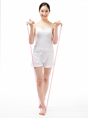 포토 JPG 스튜디오촬영 전신 라이프스타일 웰빙 여자 다이어트 실내 건강 한명 서기 미소 웃음 누끼 사람 동양인 20대 성인 라이프 앞모습 운동 뷰티 한국인 줄넘기 여자만 여자한명만 성인여자만 청년만 청년여자만 성인한명만 청년여자한명만 성인여자한명만 성인만 국내포토 1 뷰포인트 모션 표정 인종 청년 내부 생활 파일형식