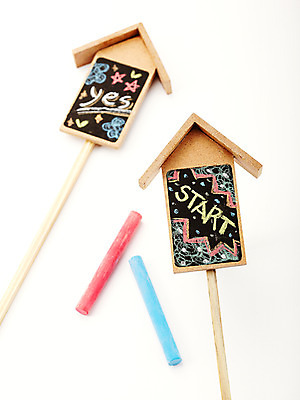 포토 JPG 스튜디오촬영 백그라운드 실내 미술 사람없음 미술도구 시작 출발 분필 국내포토 컨셉 문화예술 내부 오브젝트 초크 파일형식