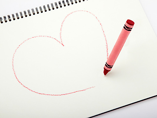 포토 JPG 스튜디오촬영 백그라운드 색연필 실내 미술 사람없음 미술도구 하트 그리기 스케치북 그림 크레파스 국내포토 모양 모션 문화예술 학용품 내부 오브젝트 파일형식