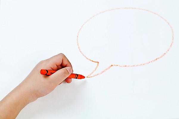 포토 JPG 스튜디오촬영 손 교육 백그라운드 말풍선 색연필 실내 미술 사람 신체부위 미술도구 그리기 스케치북 그림 크레파스 미술교육 국내포토 모션 문화예술 학용품 내부 오브젝트 파일형식