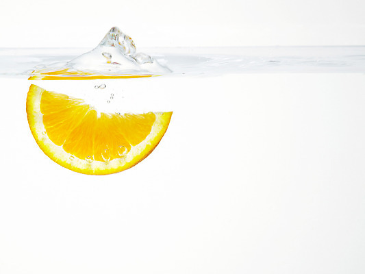 포토 JPG 스튜디오촬영 식물 음식 백그라운드 오렌지 과일 단면 실내 사람없음 물 농작물 거품 물방울 물백그라운드 물이미지 국내포토 자연요소 농업 내부 파일형식