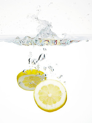포토 JPG 스튜디오촬영 식물 음식 백그라운드 과일 단면 실내 사람없음 물 농작물 거품 물방울 레몬 물백그라운드 물이미지 국내포토 자연요소 농업 내부 파일형식