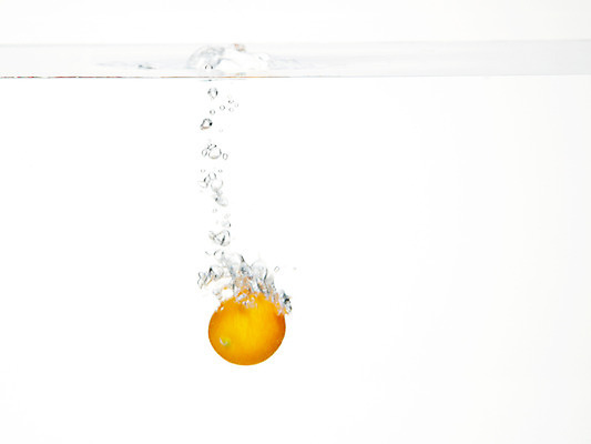 포토 JPG 스튜디오촬영 식물 음식 백그라운드 오렌지 과일 귤 실내 사람없음 물 농작물 거품 물방울 물백그라운드 물이미지 제철과일 국내포토 자연요소 농업 내부 제철 파일형식