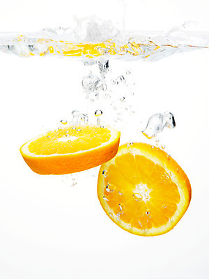 포토 JPG 스튜디오촬영 식물 음식 백그라운드 오렌지 과일 단면 실내 사람없음 물 농작물 거품 물방울 물백그라운드 물이미지 국내포토 자연요소 농업 내부 파일형식
