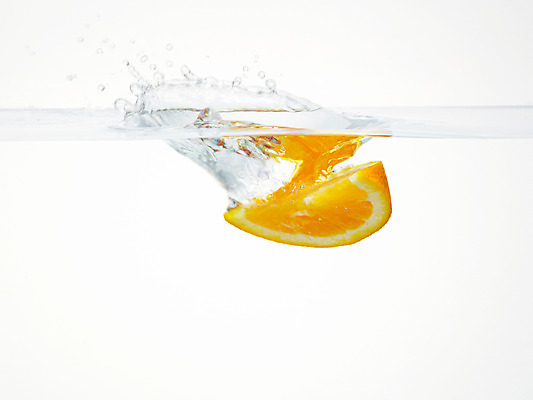 포토 JPG 스튜디오촬영 식물 음식 백그라운드 오렌지 과일 단면 실내 사람없음 물 농작물 거품 물방울 물백그라운드 물이미지 국내포토 자연요소 농업 내부 파일형식