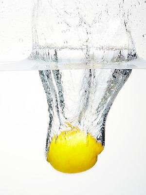 포토 JPG 스튜디오촬영 식물 음식 백그라운드 과일 실내 사람없음 물 농작물 거품 물방울 레몬 물백그라운드 물이미지 국내포토 자연요소 농업 내부 파일형식