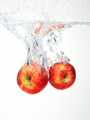 포토 JPG 스튜디오촬영 식물 음식 백그라운드 과일 실내 사람없음 물 농작물 거품 물방울 사과 물백그라운드 물이미지 국내포토 자연요소 농업 내부 파일형식