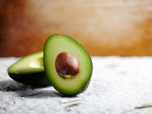 포토 JPG 스튜디오촬영 식물 열매 음식 백그라운드 과일 단면 실내 사람없음 농작물 아보카도 국내포토 농업 내부 파일형식