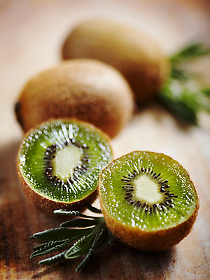 포토 JPG 스튜디오촬영 식물 열매 음식 백그라운드 과일 단면 실내 키위 사람없음 농작물 국내포토 농업 내부 파일형식