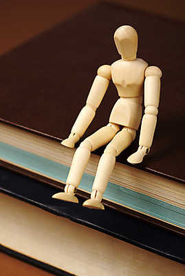 포토 JPG 스튜디오촬영 인형 컨셉 사람없음 책 모형 오브젝트 목각인형 관절인형 국내포토 실내 파일형식