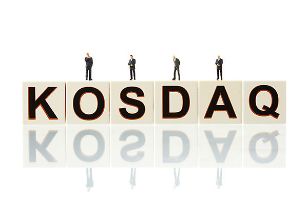 포토 JPG 스튜디오촬영 컨셉 비즈니스 누끼 사람없음 금융 경제 미니어처 비즈니스맨 증권 주식 사람인형 증시 코스닥 국내포토 남자 인형 실내 모형 직장인 파일형식