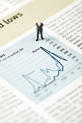 포토 JPG 스튜디오촬영 문자 기호 컨셉 비즈니스 통계 그래프 정장 사람없음 금융 경제 미니어처 비즈니스맨 증권 주식 사람인형 증시 국내포토 옷 남자 인형 실내 모형 직장인 파일형식