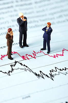 포토 JPG 스튜디오촬영 문자 기호 컨셉 비즈니스 통계 그래프 정장 사람없음 금융 경제 미니어처 비즈니스맨 증권 주식 사람인형 증시 국내포토 옷 남자 인형 실내 모형 직장인 파일형식