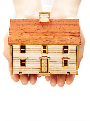 포토 JPG 스튜디오촬영 시설물 건축물 손 건축 산업 컨셉 부동산 주택 실내 누끼 건물 신체부위 경제 모형 미니어처 부동산매매 부동산거래 집매매 국내포토 사람 내부 재산 파일형식