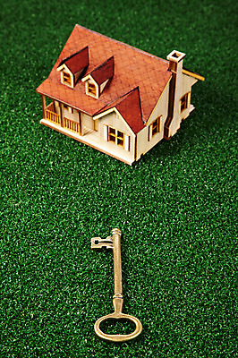 포토 JPG 스튜디오촬영 시설물 건축물 건축 산업 컨셉 열쇠 부동산 주택 실내 사람없음 건물 경제 모형 미니어처 부동산매매 부동산거래 집매매 국내포토 내부 재산 파일형식