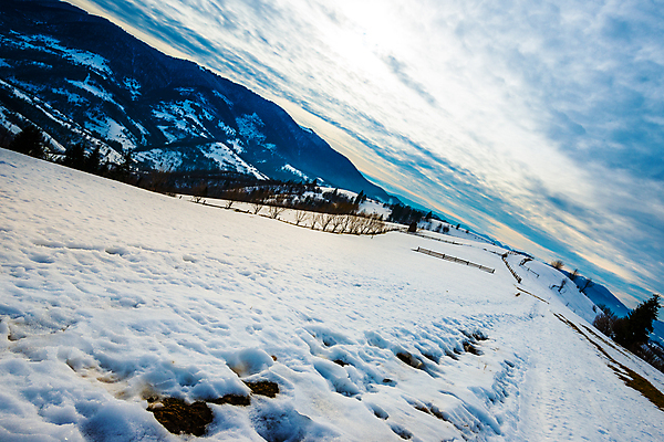 포토 JPG 해외이미지 나무 계절 유럽 여행 백그라운드 겨울 자연 하늘 휴가 산 파노라마 풍경 사람없음 야외 파란색 우주 환경 냉동 얼음 황혼 일몰 하이킹 추위 흰색 시골 야간 숲 신비 서리 북쪽 내추럴 산악지대 절정 폭설 눈내림 가문비나무 해외202009 해외포토 자연요소 식물 나라 컬러 컨셉 레저 눈_날씨 촬영기법 노을 자연재해 방향 생태계 파일형식