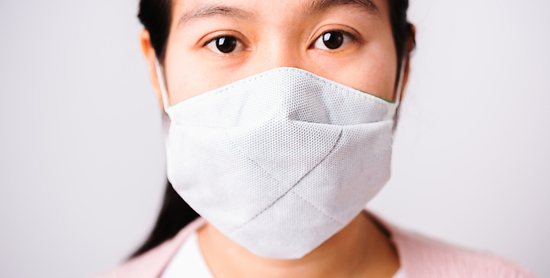 포토 JPG 해외이미지 여자 얼굴 병원 마스크 한명 사람 동양인 근접촬영 상반신 성인 앞모습 의료진 예방 성인여자한명만 코로나바이러스 포스트코로나 해외202009 델타변이바이러스 위드코로나 해외포토 직업 1 뷰포인트 의학 인종 신체부위 바이러스 사회이슈 여자한명만 성인여자만 파일형식