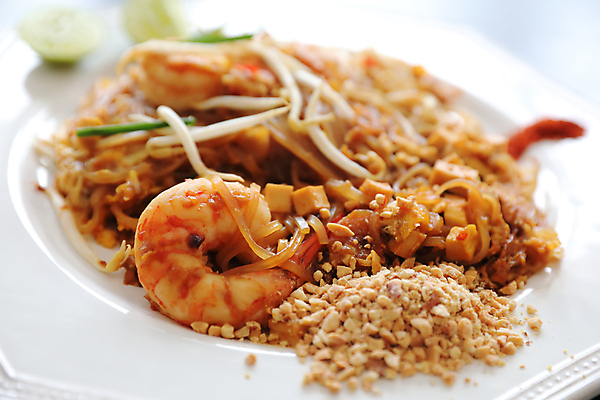 포토 JPG 해외이미지 전통 접시 아시아 음식 백그라운드 채소 젓가락 태국 밥 새우 건강 마늘 요리 동양인 사람없음 초록색 식당 계란 식사 저녁식사 중국 튀김 흰색 신선 면 사발 먹기 레몬 메뉴 국수 땅콩 라임 패드 점심식사 채식주의자 스타일 비건 맛있는 해외202009 젓기 해외포토 식기 나라 컬러 과일 모션 수저 갑각류 인종 상점 알 견과류 면류 사기그릇 채식 파일형식