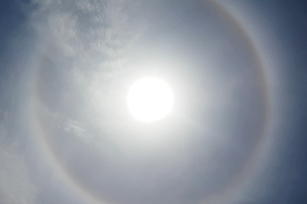 포토 JPG 해외이미지 구름 유럽 과학 여행 무지개 겨울 자연 하늘 날씨 풍경 사람없음 야외 여름 파란색 빛 햇빛 태양 우주 얼음 원형 분위기 크리스탈 장면 공상 천국 내추럴 사방 스펙트럼 오해 현상 환상 해외202009 해외포토 자연요소 도형 계절 나라 컬러 컨셉 광석 생태계 파일형식