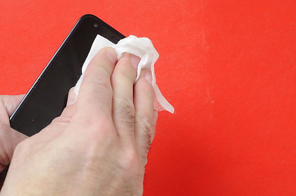 포토 JPG 해외이미지 백인 라이프스타일 디자인 옷 여자 백그라운드 셔츠 비즈니스 통신 가정 모바일 건조 세포 건강 사람 성인 사람없음 야외 파란색 스마트폰 핸드폰 스크린 젖음 흰색 직물 잡기 업무 메시지 바이러스 보호 스마트 박테리아 위생관리 해외202009 해외포토 서양인 컬러 컨셉 상의 의학 모션 관리 생활 전자제품 스마트기기 작업 파일형식