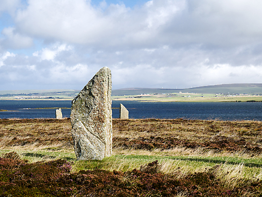 포토 JPG 해외이미지 바다 섬 여행 자연 하늘 날씨 영국 이끼 서기 풍경 사람없음 물 파란색 바위 시골 반지 원형 역사 땅 북쪽 천연기념물 고고학 옛날 왕국 파멸 스코틀랜드 해외202009 해외포토 자연요소 도형 교육 유럽 컬러 컨셉 장신구 모션 돌_바위 방향 생태계 파일형식 소멸