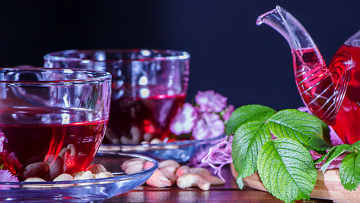 포토 JPG 해외이미지 전통 안경 음료 선 잎 유리 휴식 실내 따뜻함 건강 사람없음 가로 초록색 약 일본 거품 머그컵 투명 액체 붓기 고급 우아함 냄비 수증기 찻잔 찻주전자 인도인 녹차 허브 준비 상쾌 아로마 온도 느림 스플래쉬 해외202009 해외포토 외국인 식물 잡화 감정 아시아 컬러 컨셉 의학 모션 재질 주전자 잔 동양인 내부 컵 차_음료 솥 파일형식