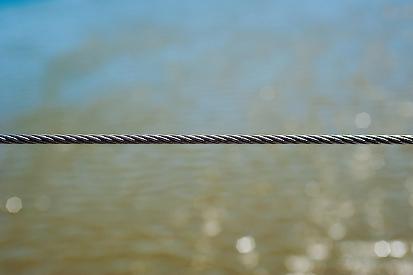 포토 JPG 해외이미지 산업 선 밧줄 사람없음 야외 가로 금속 힘 장비 코드 은색 묘사 철사 철강 해외202009 해외포토 줄 컬러 재질 파일형식