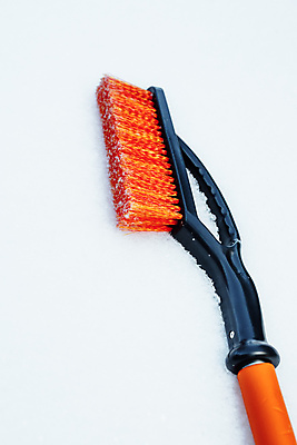 포토 JPG 해외이미지 사람없음 추위 기구 플라스틱 청소도구 빗자루 청소 오브젝트 해외202009 해외포토 재질 도구 파일형식