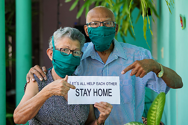 포토 JPG 해외이미지 라이프스타일 커플 얼굴 관계 남편 주택 건강 사랑 가면 미소 사람 성인 두명 아내 호흡기관 바이러스 보호 질병 예방 리빙 옛날 인플루엔자 전염병 해외202009 해외포토 감정 컨셉 의학 표정 건물 생활 신체부위 장기_의학 파일형식