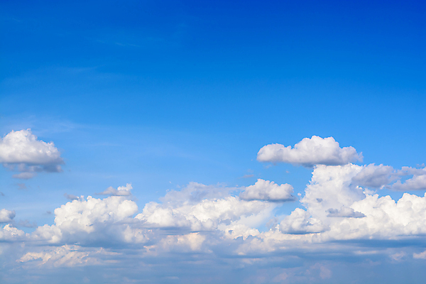 포토 JPG 해외이미지 구름 자연 하늘 날씨 사람없음 야외 파란색 빛 평화 우주 환경 자유 흰색 분위기 순수 산소 오존 해외202009 해외포토 자연요소 컬러 컨셉 원소 생태계 파일형식