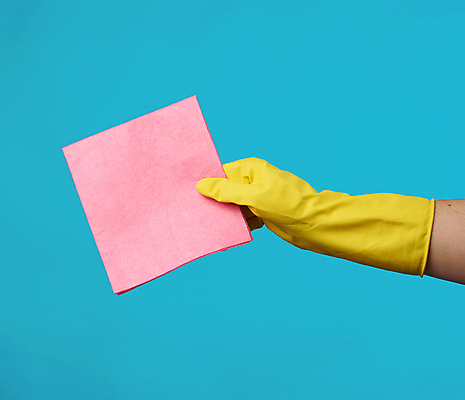 포토 JPG 해외이미지 손 들기 신체부위 주방 위생 청소도구 파란배경 해외202009 해외포토 백그라운드 모션 사람 파란색 도구 청소 파일형식