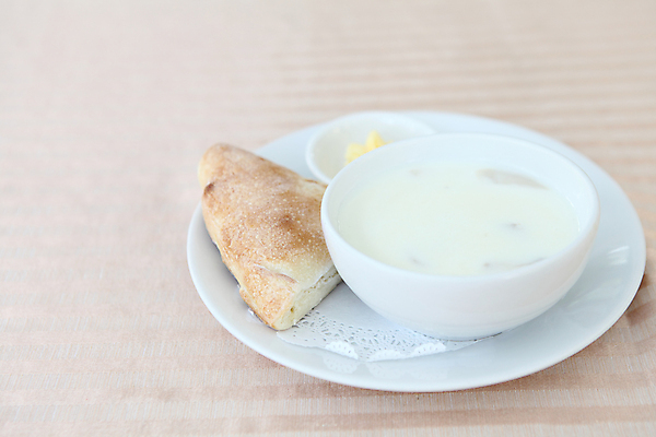 포토 JPG 해외이미지 전통 접시 음식 다이어트 채소 재료 탁자 따뜻함 파슬리 건강 요리 사람없음 목재 갈색 숟가락 식사 저녁식사 버섯 가을 흰색 시골 신선 사발 클래식 맛 수프 강의 허브 크림 점심식사 채식주의자 핸드메이드 맛있는 해외202009 해외포토 나무 식물 식기 계절 컬러 가구 컨셉 수저 사기그릇 채식 파일형식