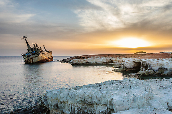 포토 JPG 해외이미지 유럽 바다 여행 교통시설 자연 하늘 서기 사람없음 물 여름 일출 일몰 화물 광선 흰색 만 보트 산호 지중해 버리기 부식 함선 석회암 옛날 해외202009 해외포토 사이프러스공화국 자연요소 계절 나라 컬러 교통 배_교통 모션 노을 운송업 암석 자포동물 시설 생태계 파일형식