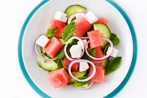 포토 JPG 해외이미지 접시 음식 조각 잎 채소 과일 양파 오이 수박 건강 동양인 사람없음 빨간색 초록색 여름 파란색 샐러드 회색 가을 바위 흰색 신선 달콤 맛 먹기 민트 허브 유기농 날것 고립 이국적 채식주의자 해외202009 해외포토 식물 식기 웰빙 계절 컬러 컨셉 모션 인종 돌_바위 채식 파일형식